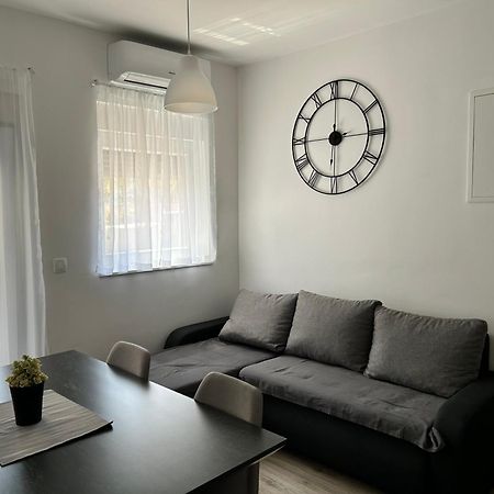 Apartments Dobrenic Vodice Exterior foto