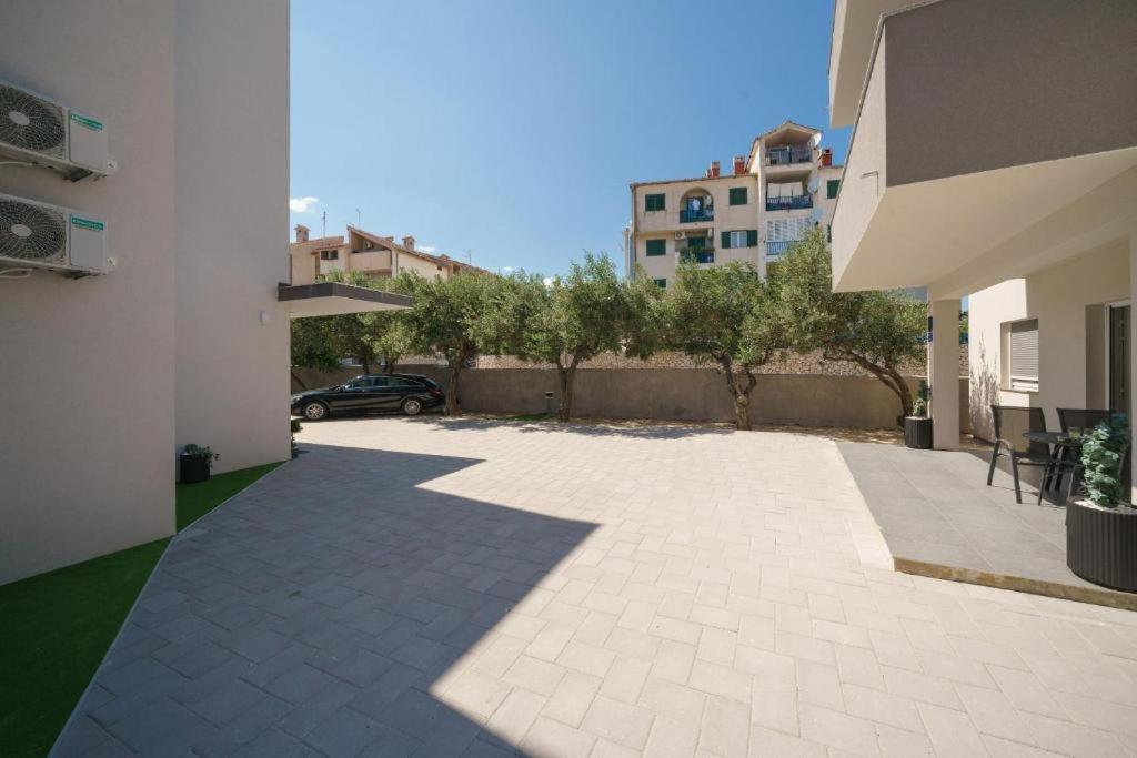 Apartments Dobrenic Vodice Exterior foto